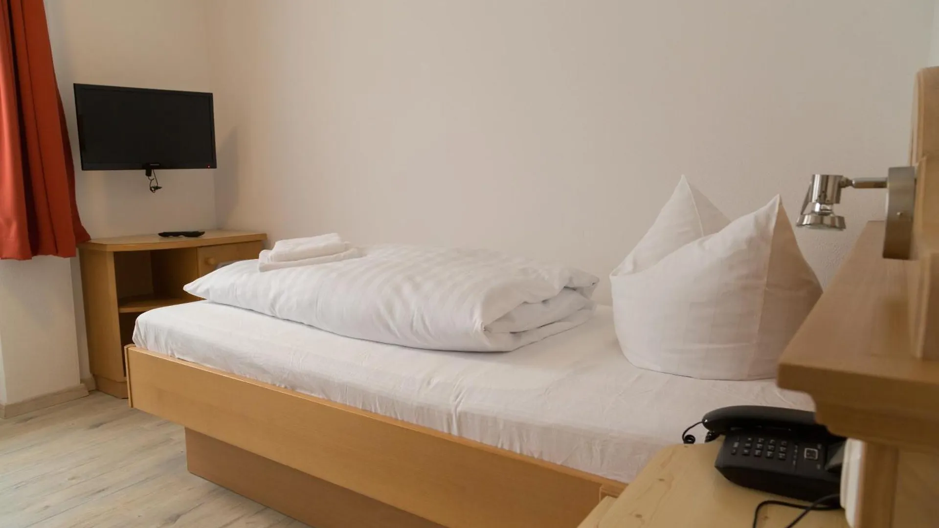 Hotel Krone Koenigsbrunn 3*,  Germany