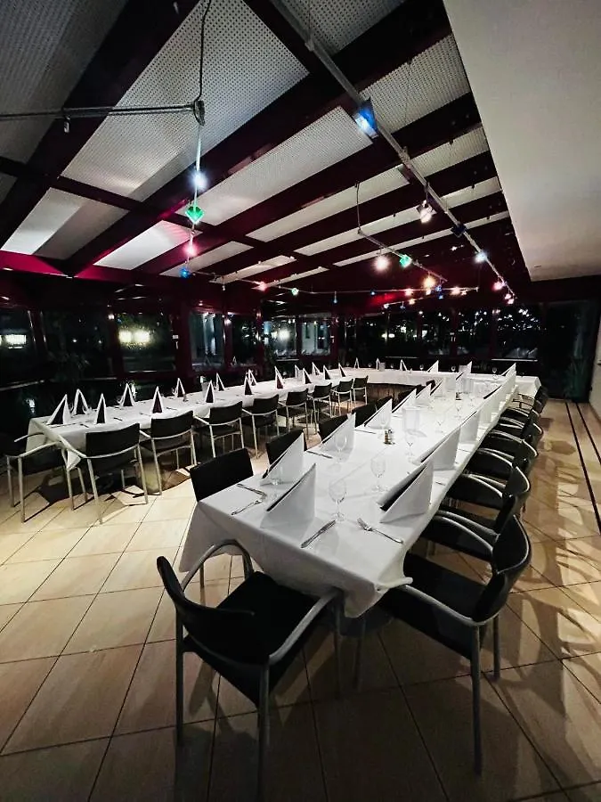 Hotel Krone Königsbrunn 3*,